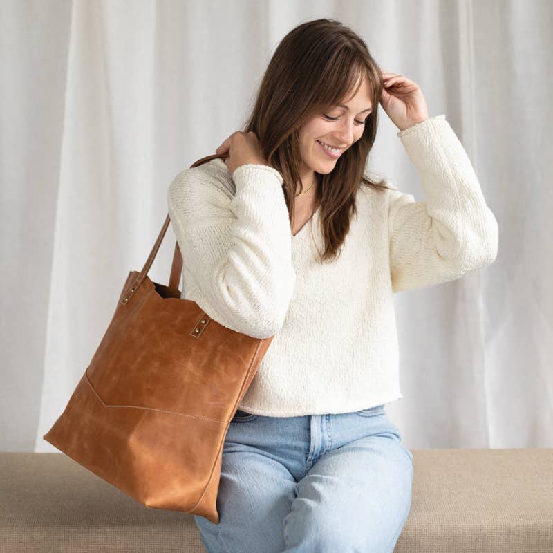 Everyday Luxury – Handcrafted Full-Grain Leather Tote