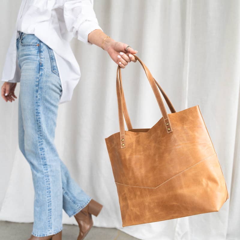 Everyday Luxury – Handcrafted Full-Grain Leather Tote