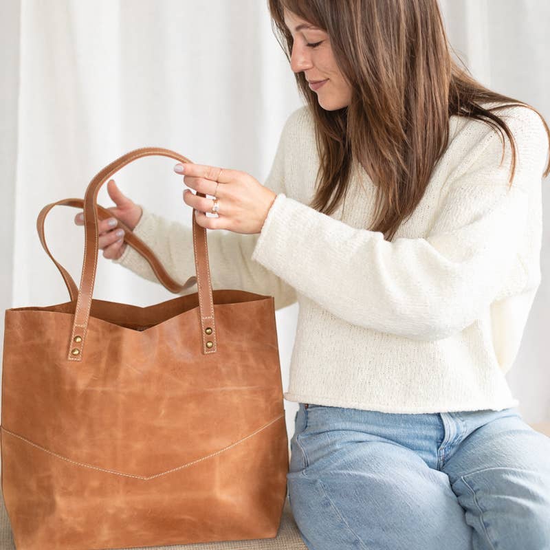 Everyday Luxury – Handcrafted Full-Grain Leather Tote