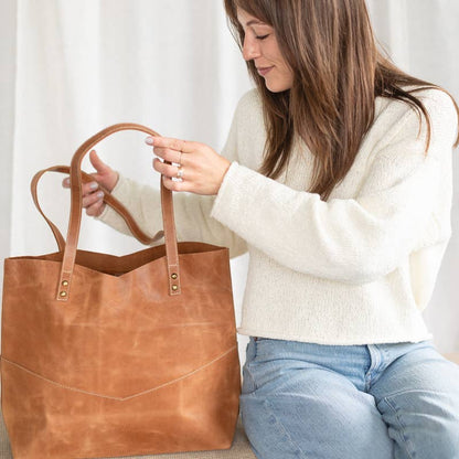Everyday Luxury – Handcrafted Full-Grain Leather Tote