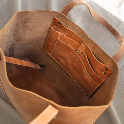 Everyday Luxury – Handcrafted Full-Grain Leather Tote
