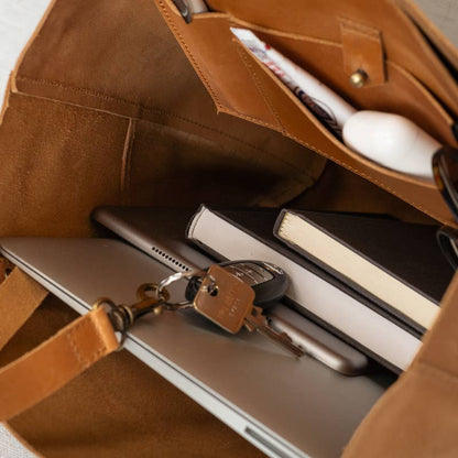 Everyday Luxury – Handcrafted Full-Grain Leather Tote